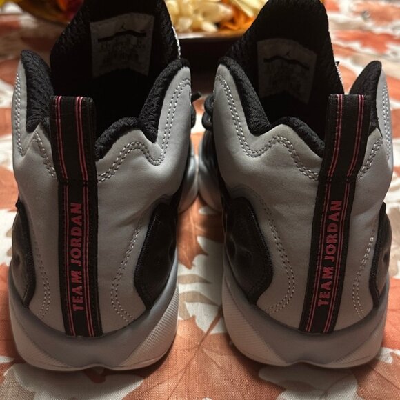 Nike Air Jordan Jumpman Team II GG 820276 007 Black/Pink/Gray Size 5.5Y - Picture 2 of 13